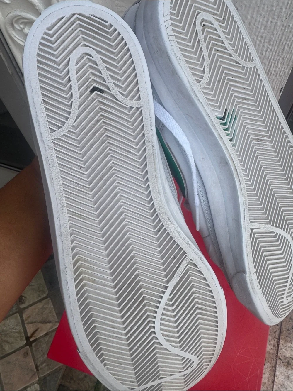 Nike Kids'  5Y White Sneakers with Green Swoosh